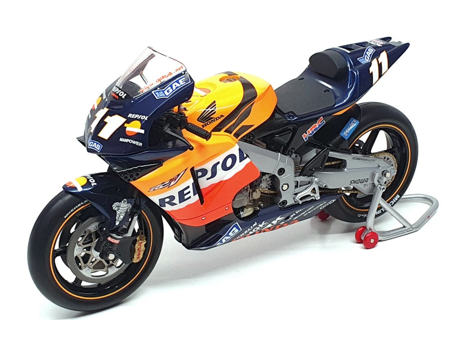 Minichamps 1/12 Scale 122 027111 - Honda RC211V Repsol Ukawa MotoGP 2002