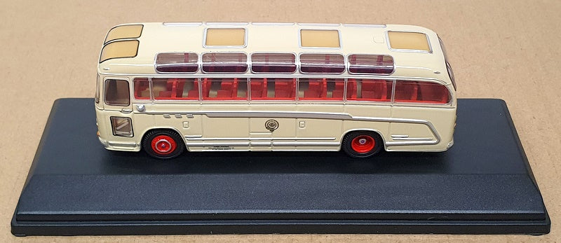 Oxford Diecast 1/76 Scale 76DB001 - Duple Britannia (Wallace Arnold) Blackpool