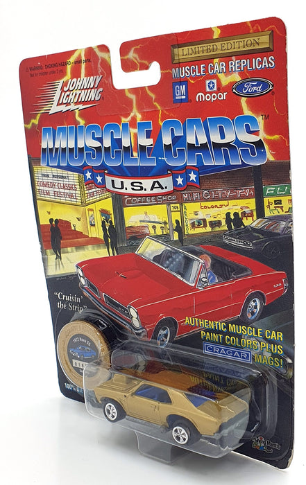 Johnny Lightning 1/64 Scale 200-150 Muscle Cars USA 1972 Chevrolet Nova SS Gold