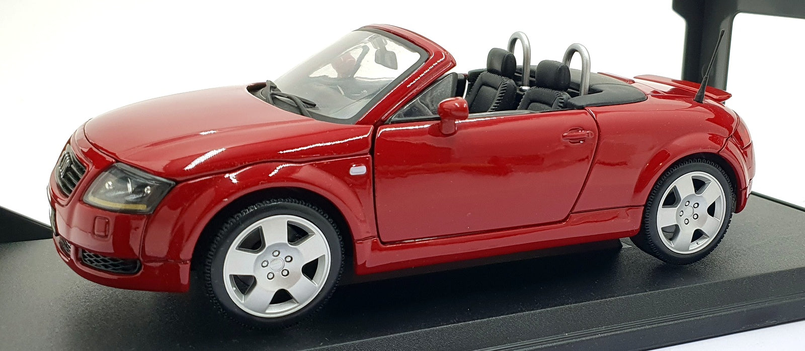 Maisto 1/18 Scale Diecast 31878 - Audi TT Roadster - Dark Red