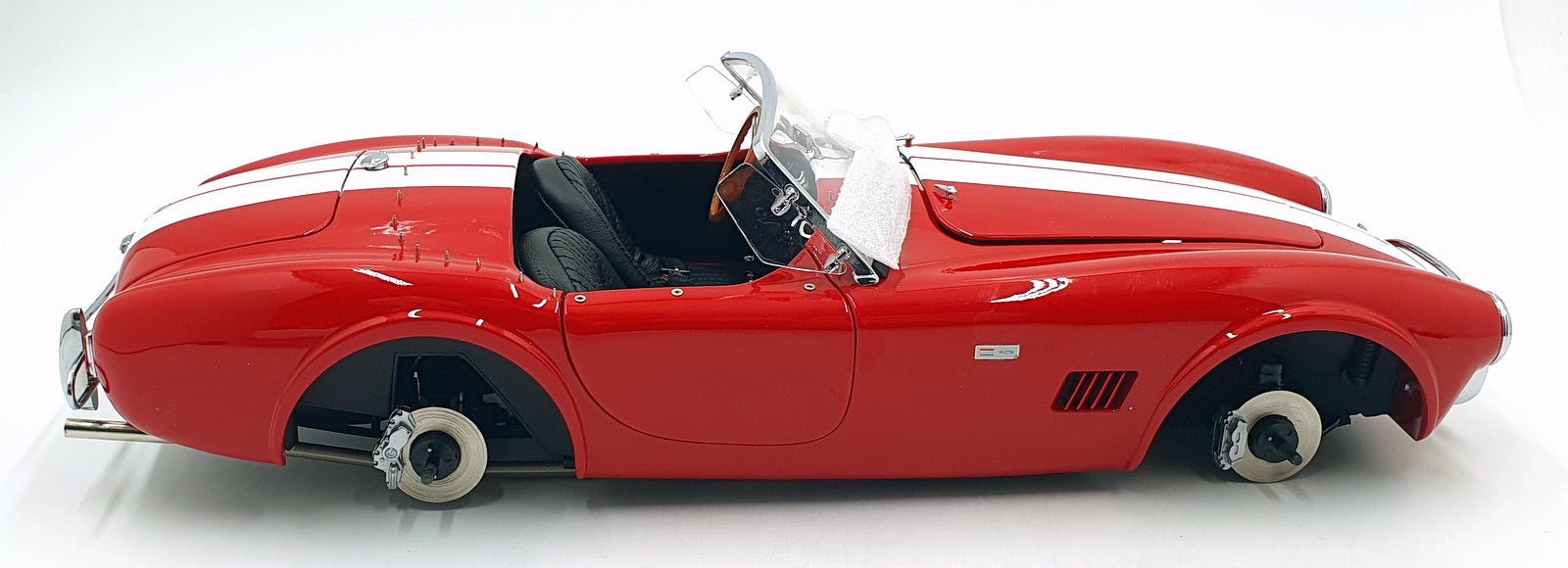 Schuco 1/12 Scale 45 067 2500 - AC Cobra Shelby 289 - Red/White