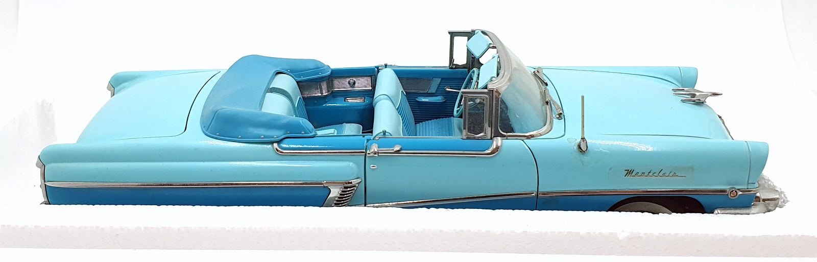 Sun Star 1/18 Scale Diecast 5131 - 1956 Mercury Montclair Convertible -Blue