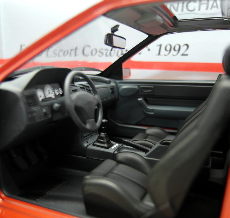 Minichamps 1/18 Scale Diecast 150 089021 Ford Escort Cosworth 1992 Red