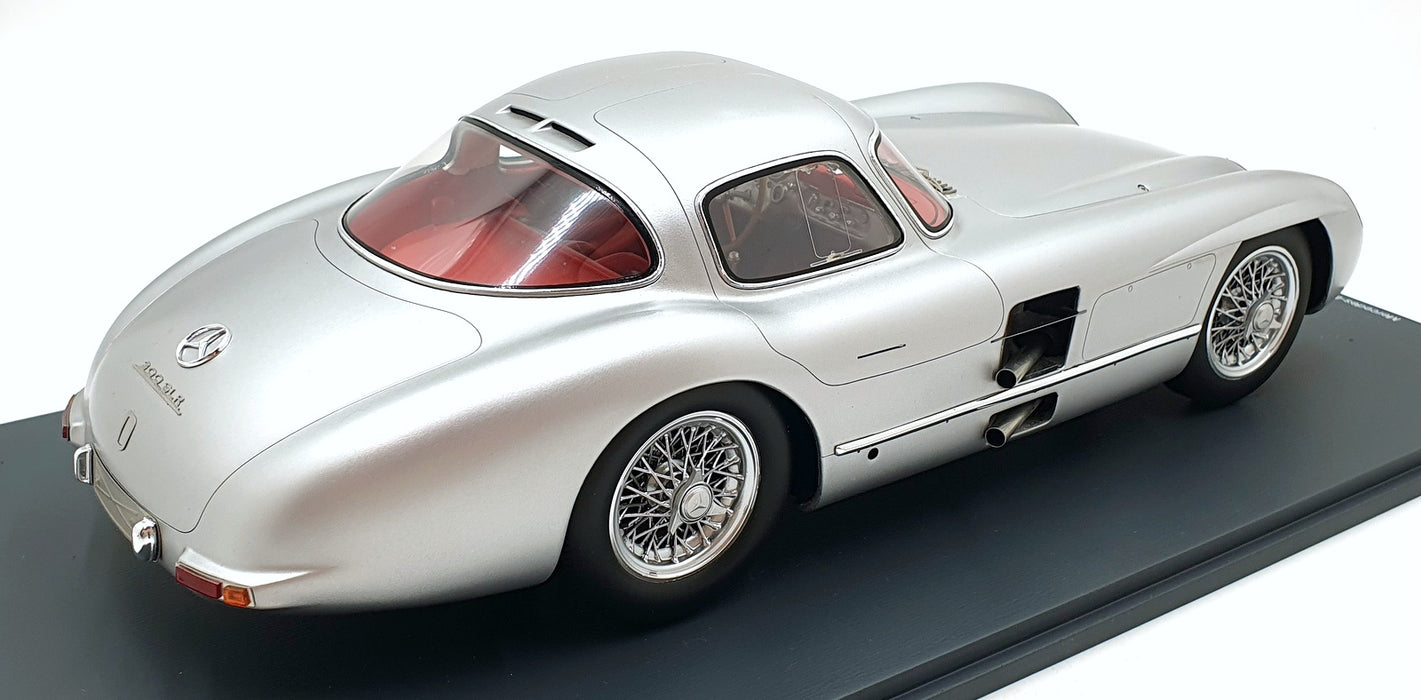 Spark 1/12 Scale 45 005 2700 - Mercedes-Benz 300 SLR Uhlenhaut Coupe - Silver