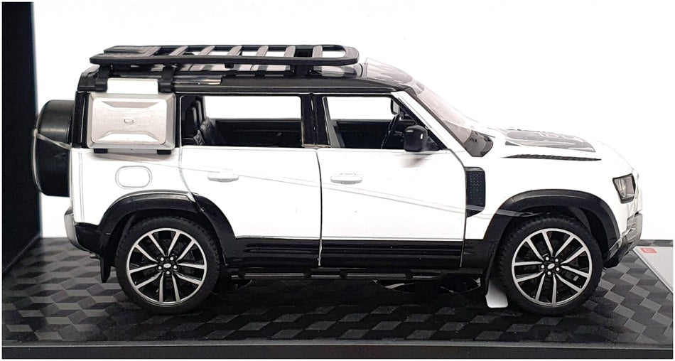 QY Toys 1/32 Scale Q3002A - Land Rover Defender 110 - White