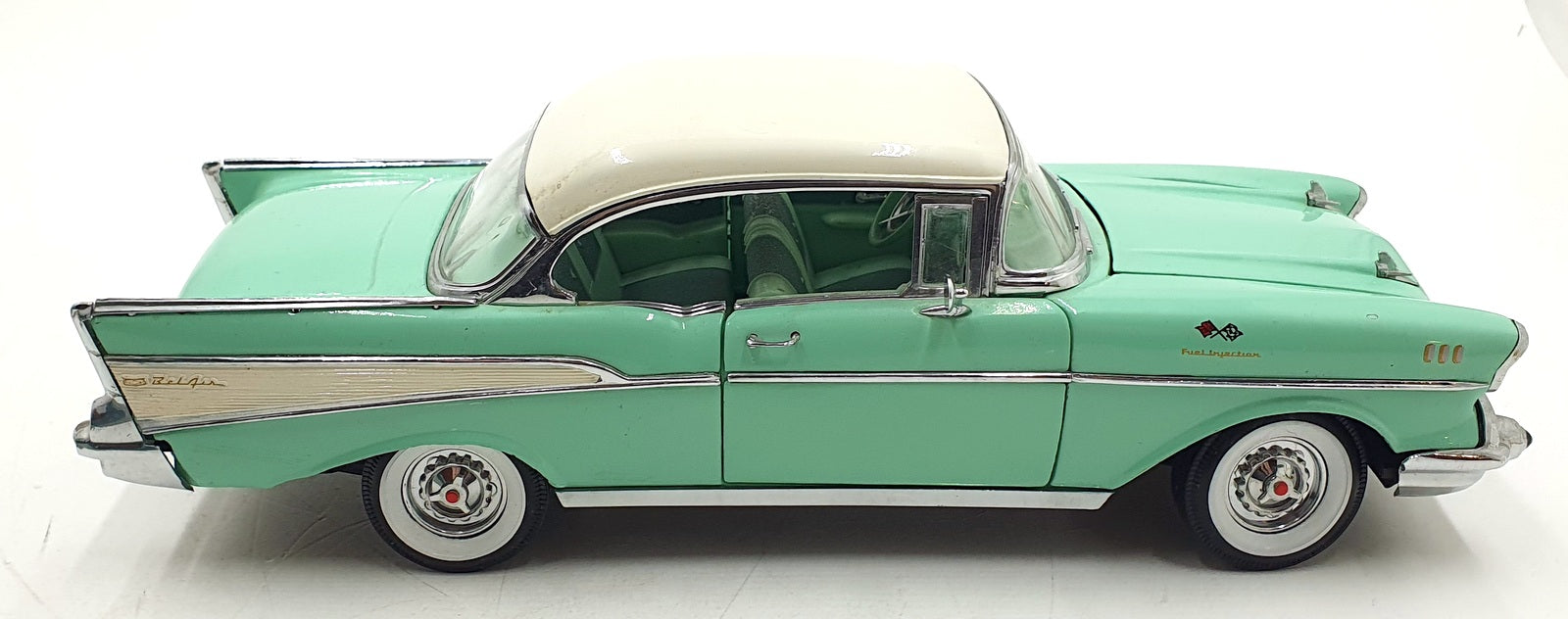 Ertl 1/18 Scale Diecast DC291025A - 1957 Chevrolet Bel Air - Green/White