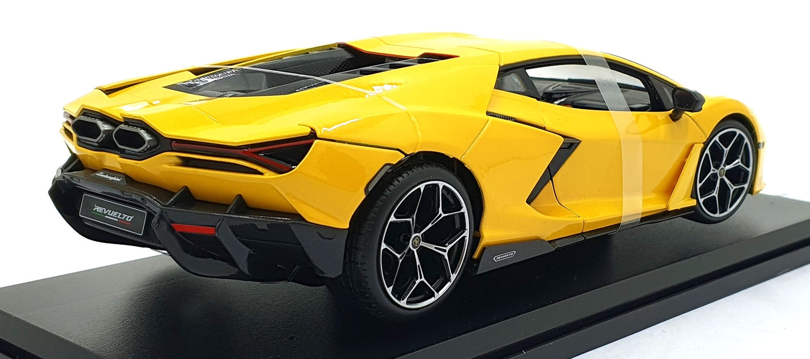 Maisto 1/18 Scale Diecast 46629 - Lamborghini Revuelto - Yellow