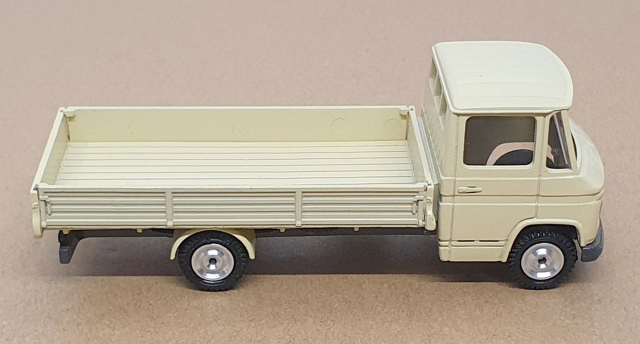 Cursor 12cm Long Diecast 1267C - Mercedes Benz L408D/508D Truck - Cream