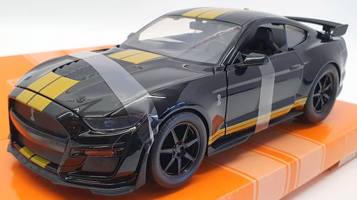 Jada 1/24 Scale 32661 - 2020 Ford Mustang Shelby GT500 - Black/Gold