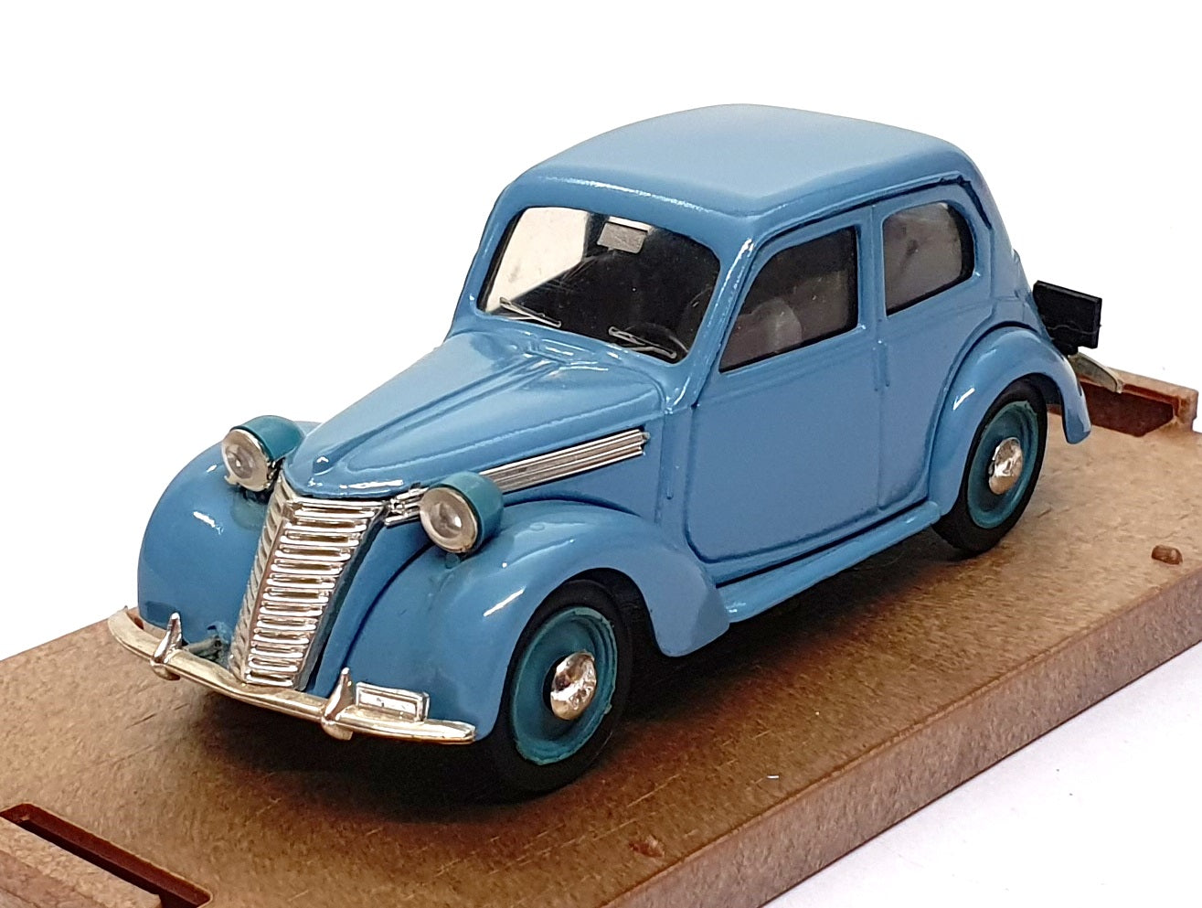 Brumm 1/43 Scale Diecast R64 - 1948-49 Fiat 1100B Berlina - Lt. Blue