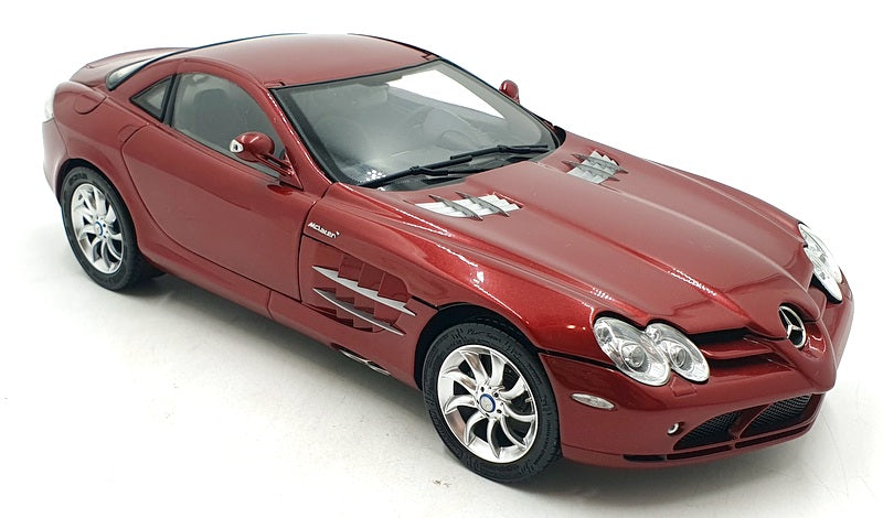 CMC 1/18 Scale Diecast M-045A Mercedes-Benz SLR McLaren 2003 - Red