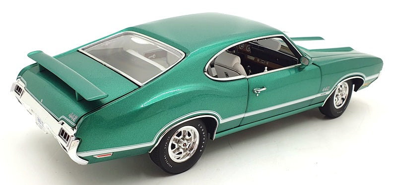 ACME Models 1/18 Scale A1805602 - 1972 Oldsmobile 442 W30 - Green