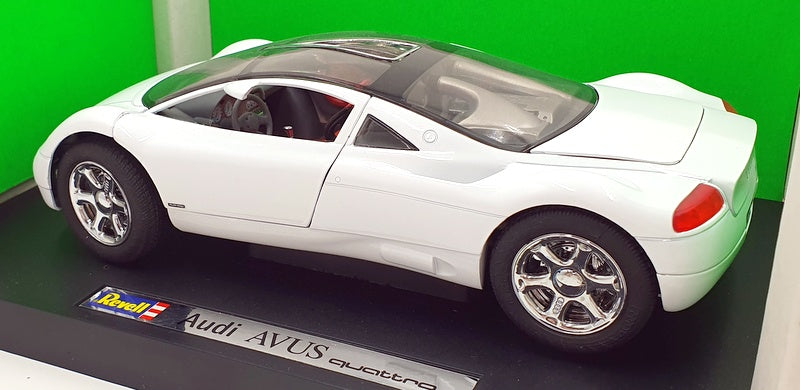 Revell 1/18 Scale Diecast 08913 - Audi Avus Quattro - White