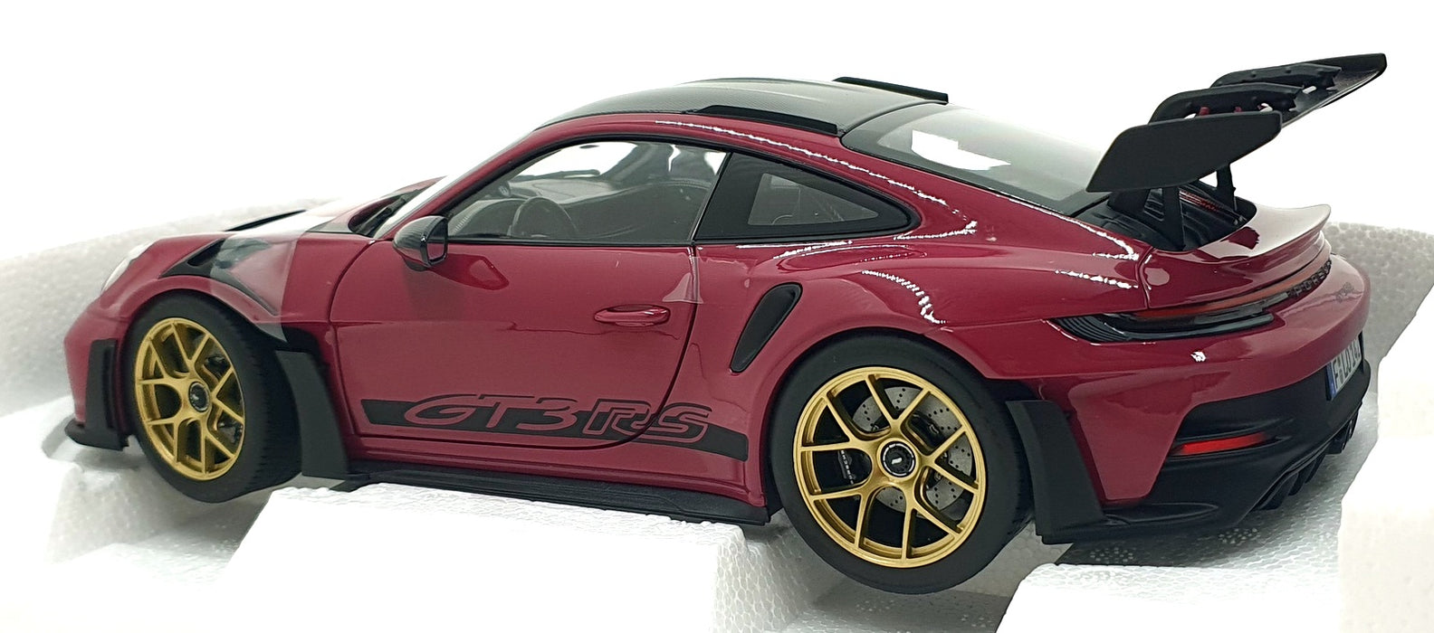 Norev 1/18 Scale Diecast 187370 2022 Porsche 911 GT3 RS Weissach Pack Star Ruby