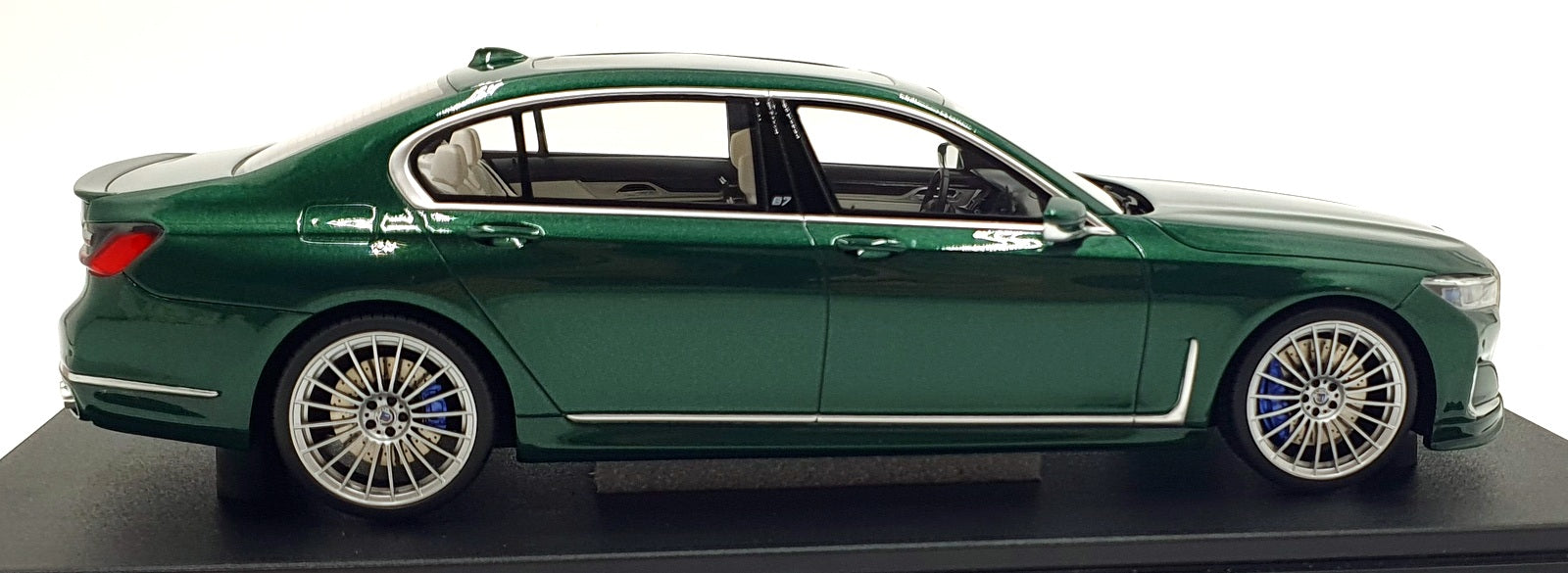 GT Spirit 1/18 Scale Resin GT942 - BMW Alpina B7 Saloon - Met Green