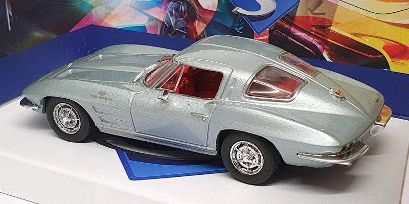 Solido 1/43 Scale S4400800 - Chevrolet Corvette Stingray - Met. Silver Blue