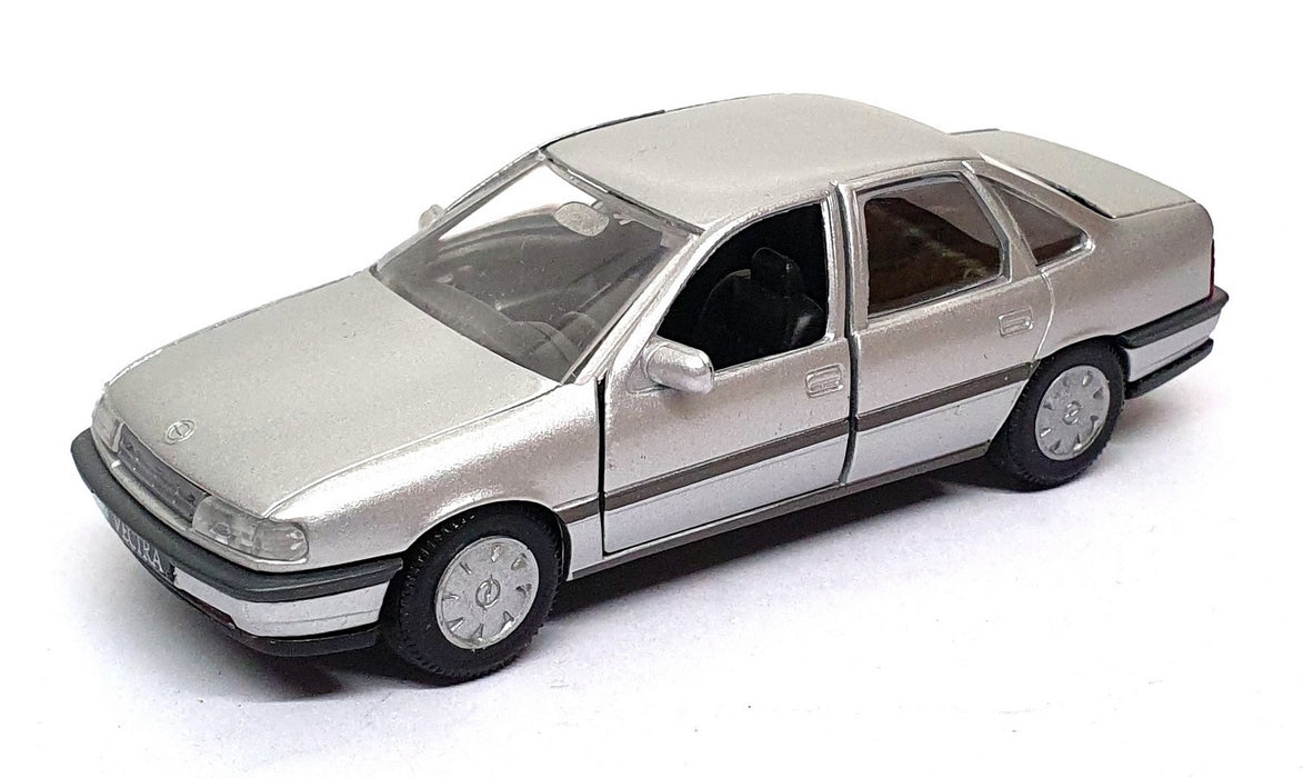 Gama 1/43 Scale Diecast 1161 - Opel Vectra - Silver
