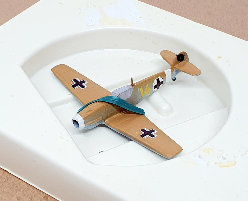 Ellwes Icarus Diecast Military Aircraft 106 Messerschmitt Me Bf109E (Maseilles)