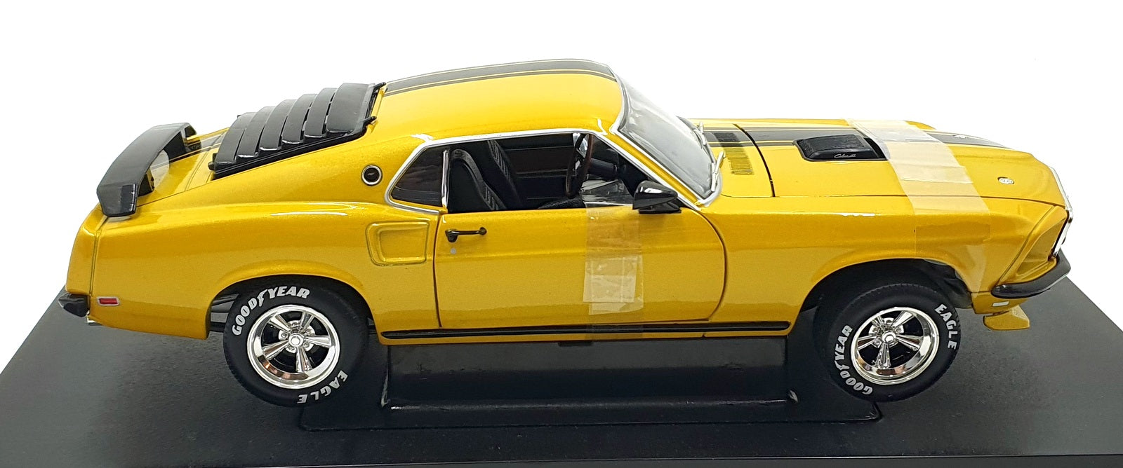 Racing Champions 1/18 Scale 29571P - 1969 Ford Mustang Boss 302 - Yellow/Black