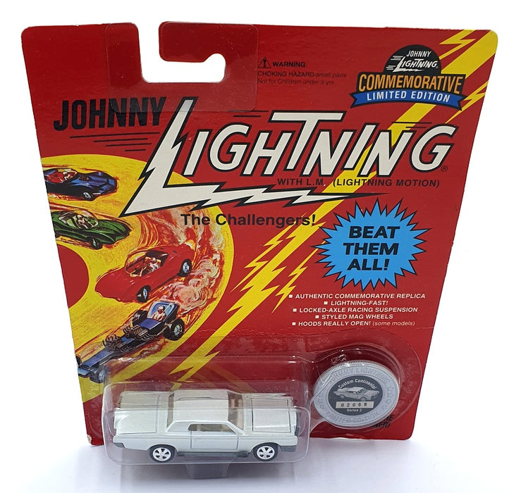 Johnny Lightning 1/64 Scale 100-132 The Challengers Custom Continental Car White