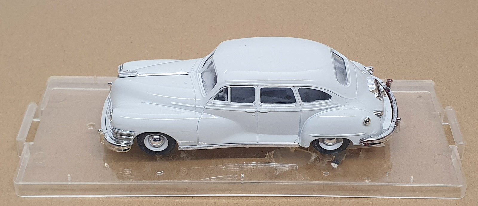 Vitesse 1/43 Scale Diecast 370 - 1947 Chrysler Windsor Sedan - Lt. Grey