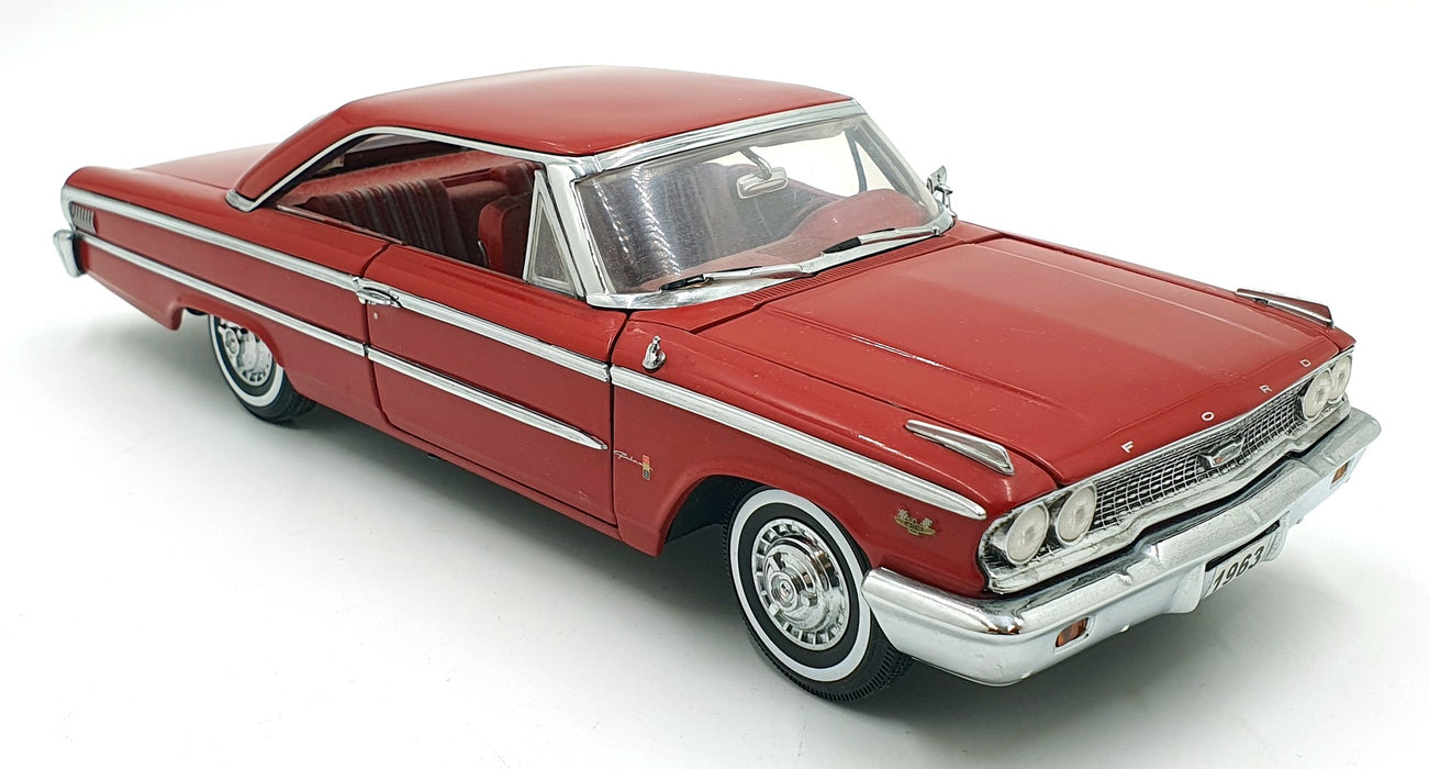 Sun Star 1/18 Scale Diecast 12226J - 1963 Ford Galaxie 500 XL - Red