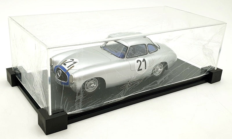 Spark 1/18 Scale 18LM52 - Mercedes-Benz 300 SL #21 Le Mans Winner 1952