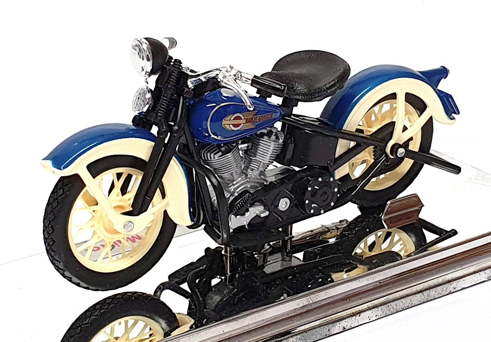 Maisto 1/18 Scale 39386 - 1936 Harley Davidson EL Knucklehead - Blue/Cream