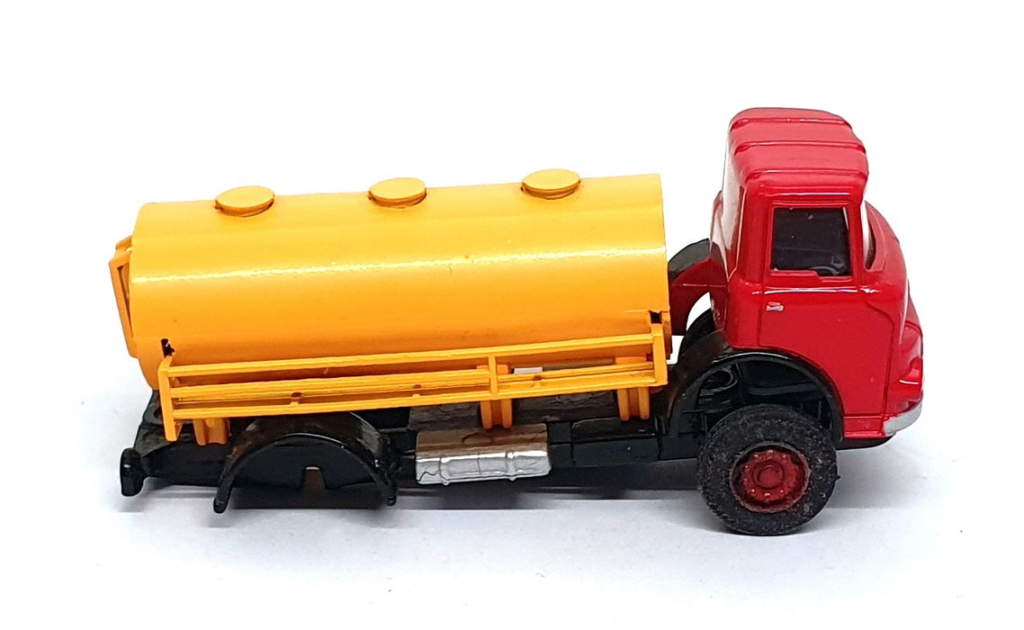 Base Toys 1/76 Scale LT-01 - Leyland Tanker Truck - Red/Yellow