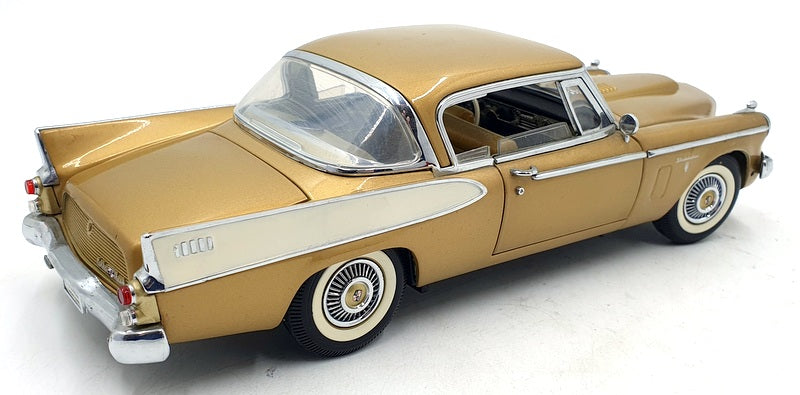 Signature 1/18 Scale Diecast 21125D - 1958 Studebaker Golden Hawk - Gold