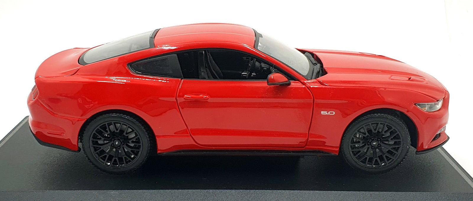 Maisto 1/18 Scale Diecast 31197 - 2015 Ford Mustang GT - Red