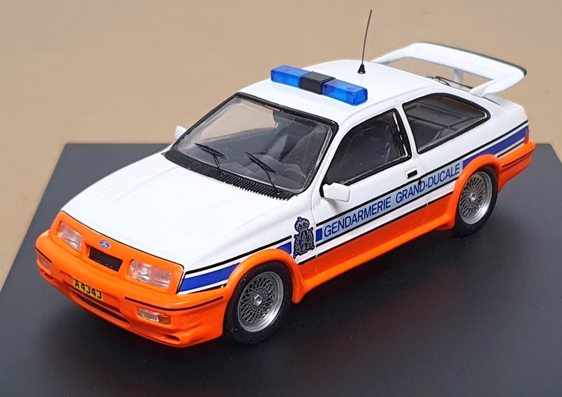 Ford Sierra Cosworth Gendarmerie - döküm modeli - IXO CLC132 Ford Sierra Cosworth Gendarmerie - döküm modeli - IXO CLC132