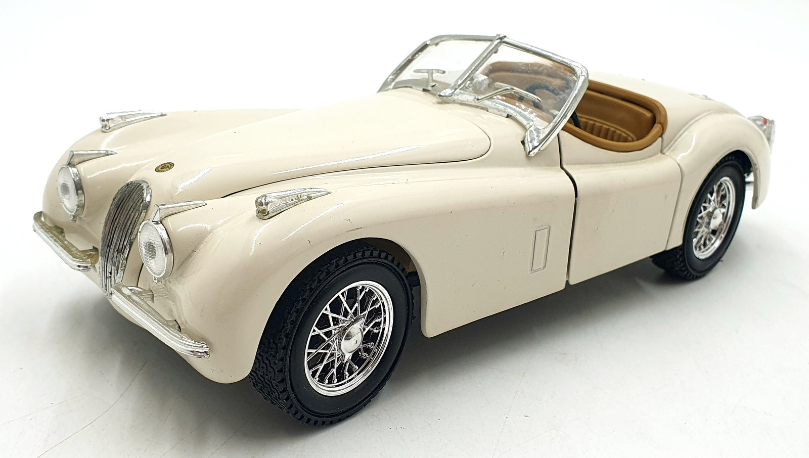 Ertl 1/18 Scale Diecast 23426A - 1948 Jaguar XK-120 - Cream