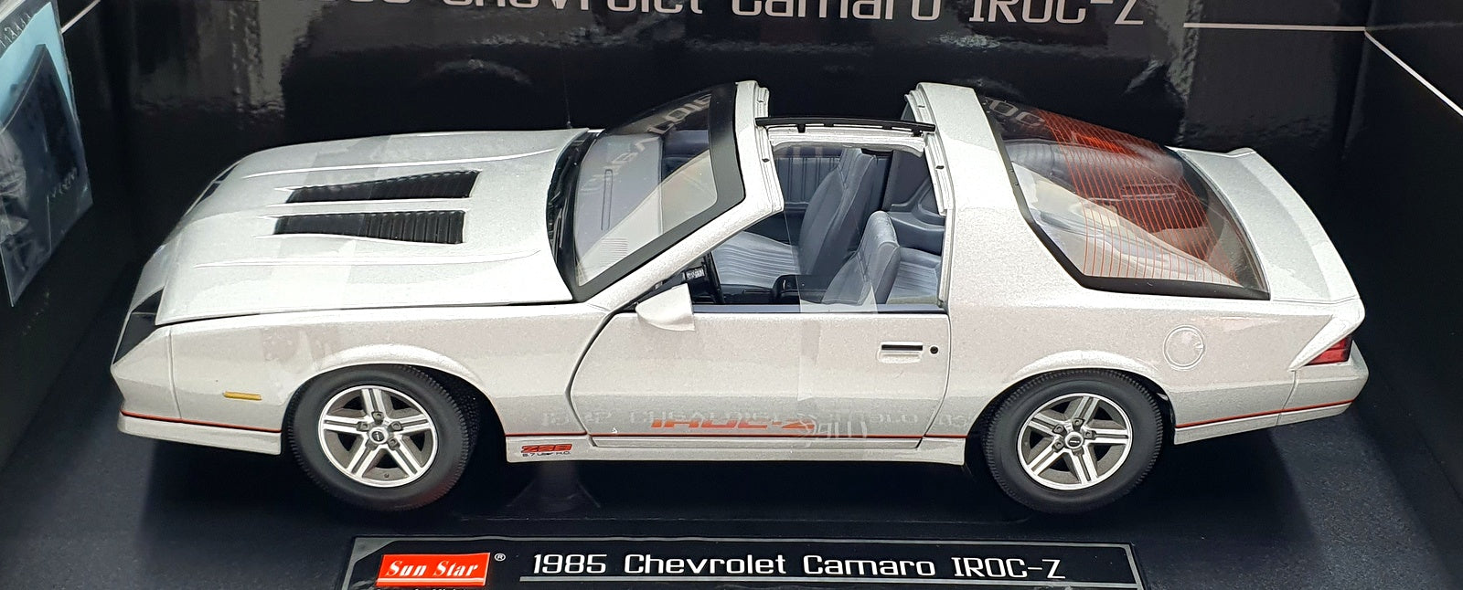 Sun Star 1/18 Scale Diecast 1947 - 1985 Chevrolet Camaro IROC-Z - Silver