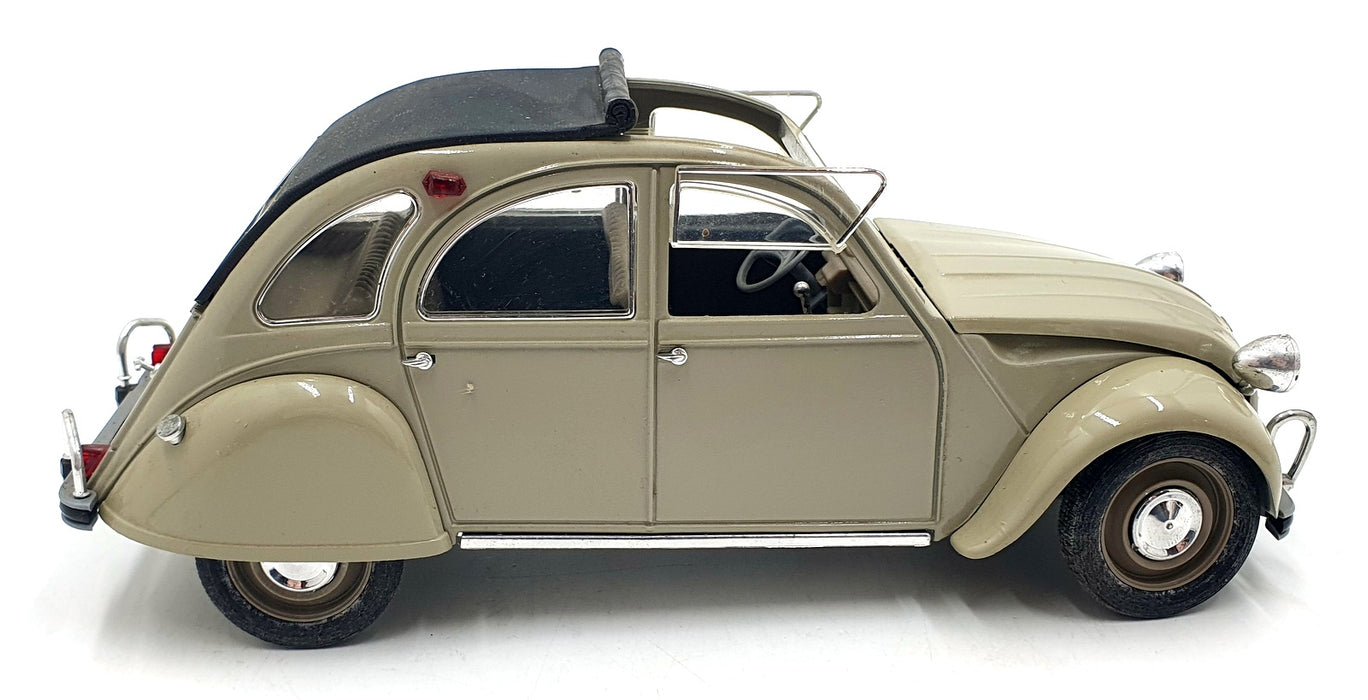 Solido 1/18 Scale Diecast 22426X - Citroen 2CV - Light Green