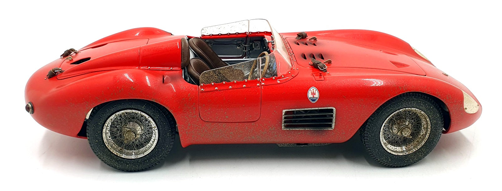 CMC 1/18 Scale M-172 Maserati 300S Dirty Hero W/ Figures and Engine With Case