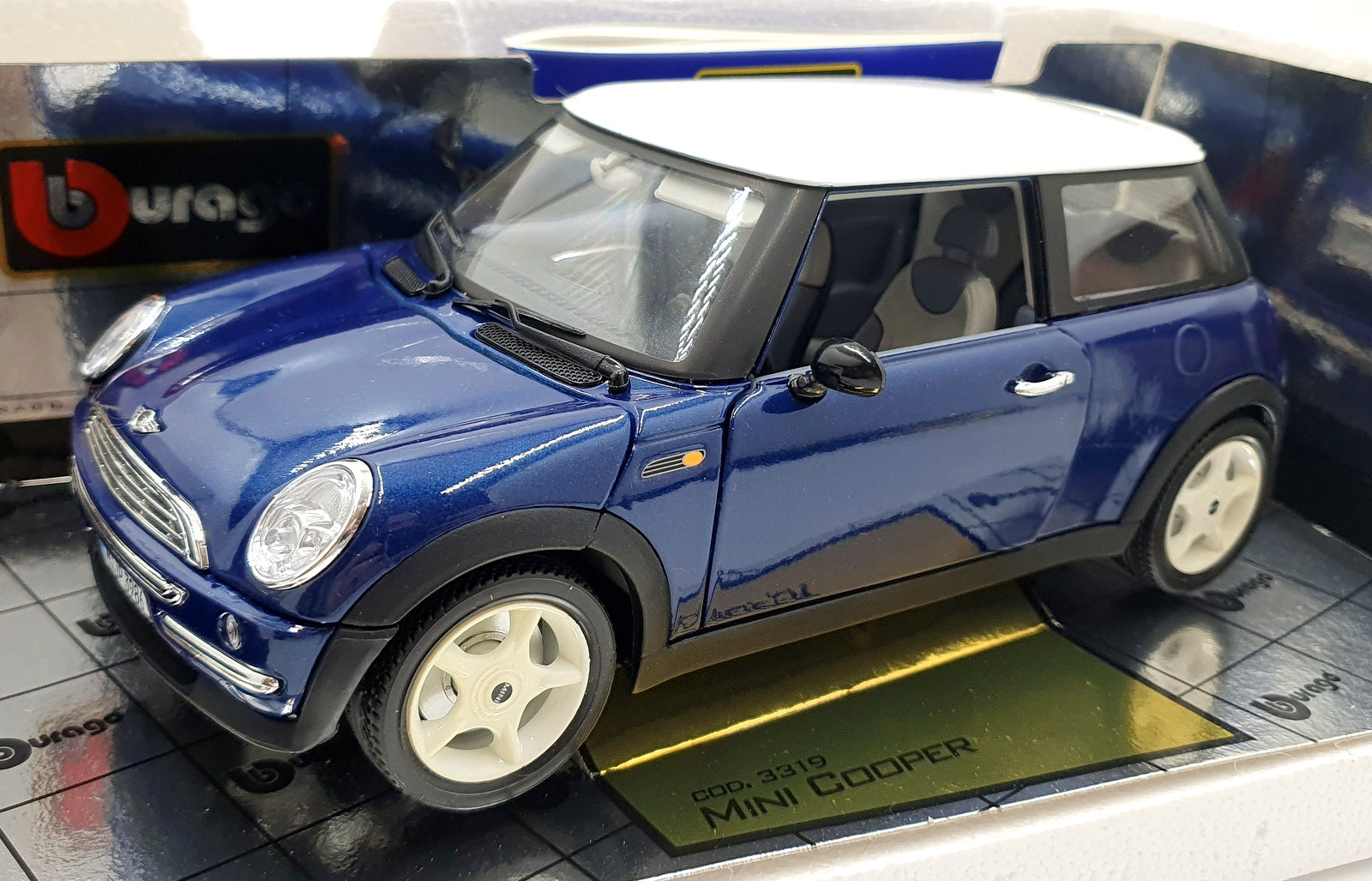 Burago 1/18 Scale Diecast 3319 - Mini Cooper 2000 - Blue/White
