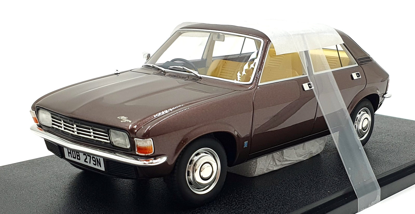 Cult 1/18 Scale Resin CML145-3 - 1973 Austin Allegro - Met. Brazil