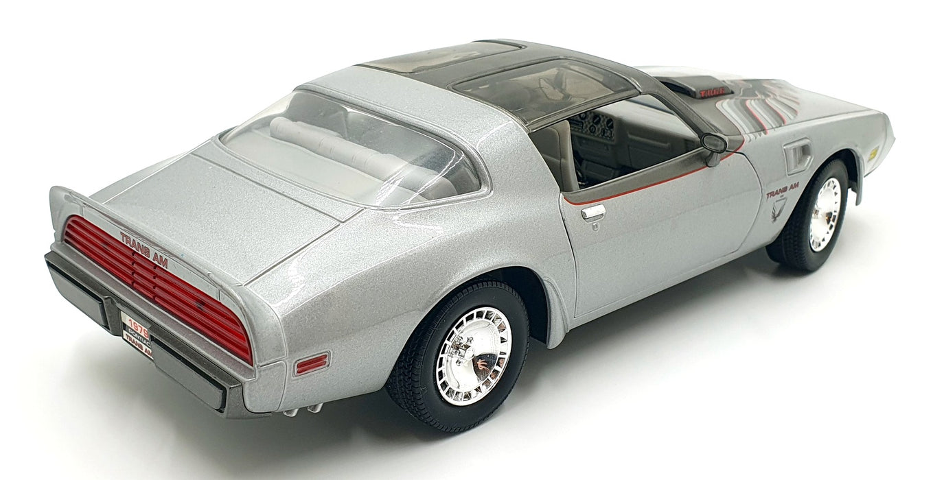 Road Signature 1/18 Scale Diecast 14126W - 1979 Pontiac Firebird - Silver