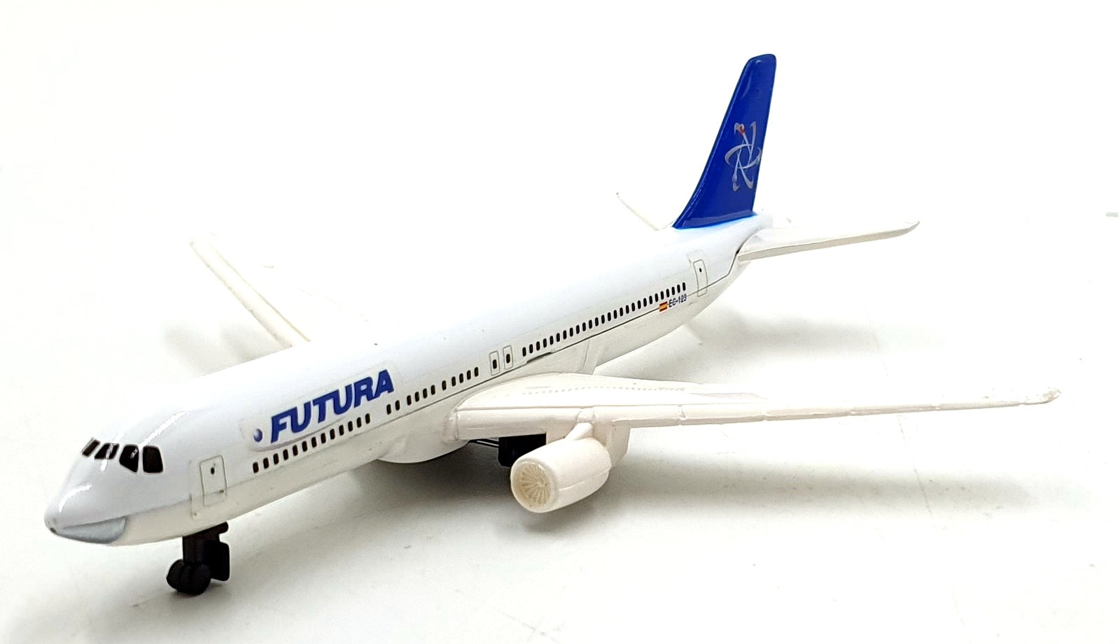 Nickname 1/400 Scale 6363 - Futura Airport Play Set Aircraft and Vehicles