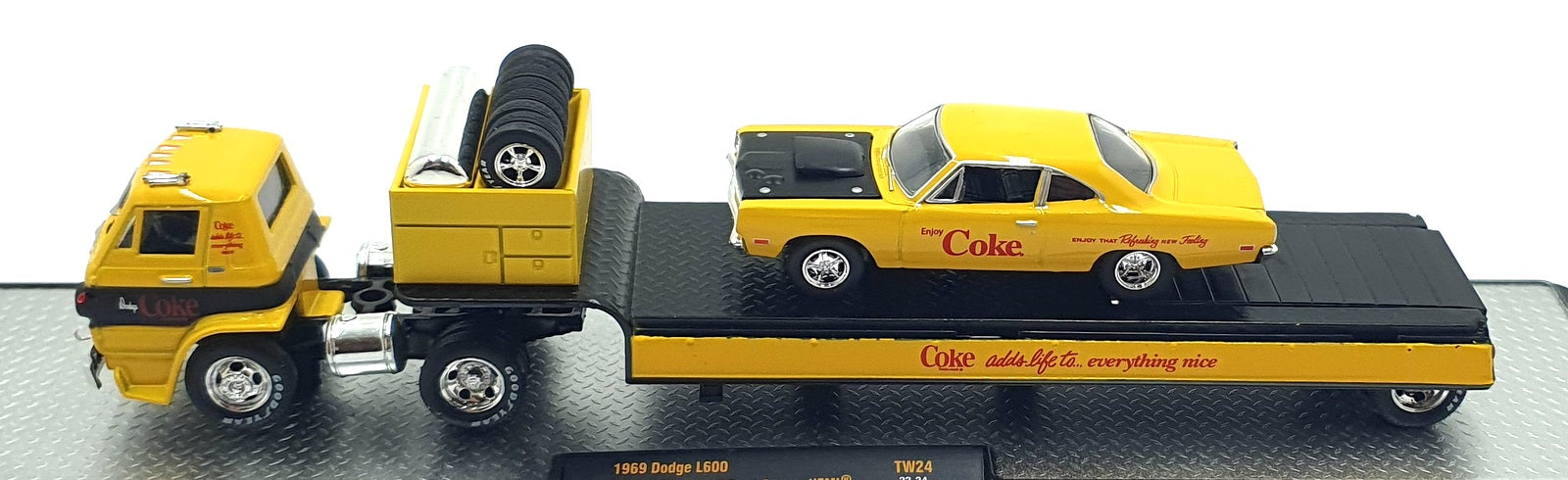 Castline M2 Machines 1/64 Scale TW24 '69 Dodge L600/Plymouth Road Runner HEMI