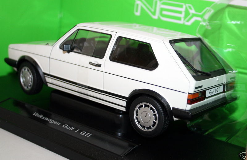 Welly 1/18 Scale Diecast 18039W - Volkswagen Golf GTI MK1 - White
