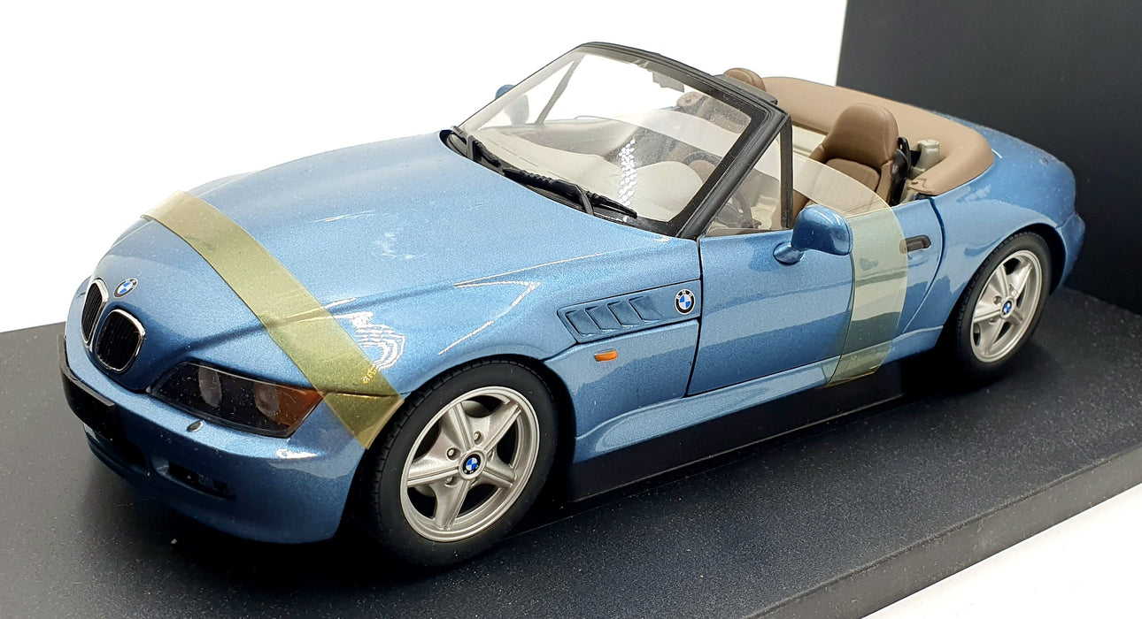 UT Models 1/18 Scale 20400 - BMW Z3 Roadster James Bond 007 Goldeneye