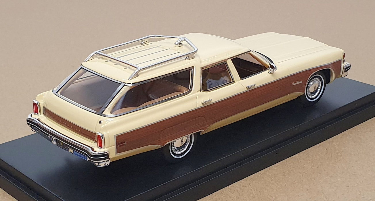 Goldvarg 1/43 Scale GC-078A - 1976 Oldsmobile Custom Cruiser - Cream/Gold