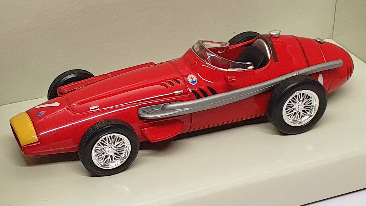 ミニカー 1957 Maserati 250F A collectible scale model Maserati 250F from Altaya F1