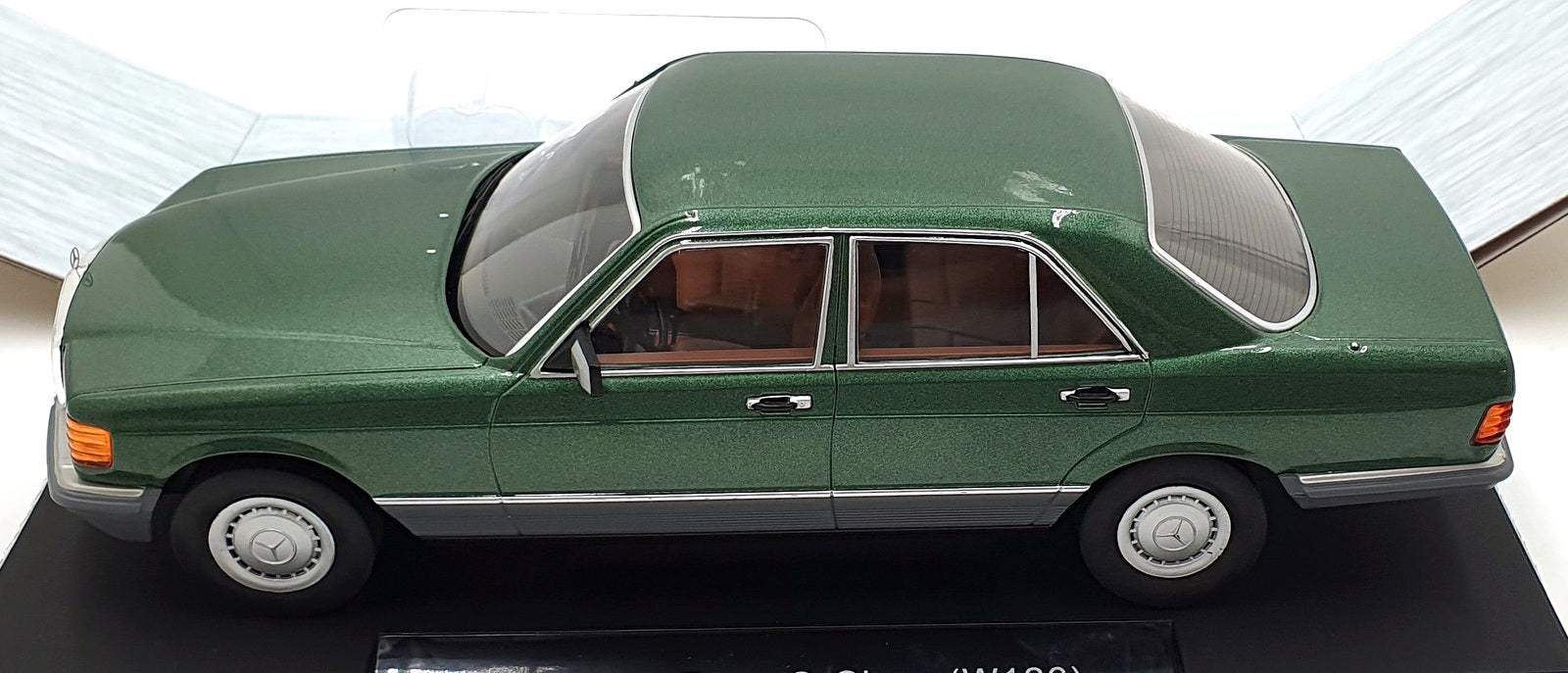 MCG 1/18 Scale Diecast MCG18549 - Mercedes-Benz S Class W126 - Met. Green