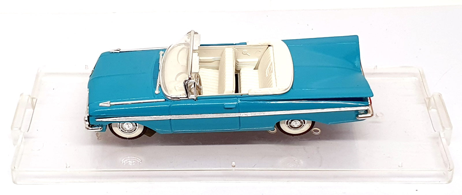 Vitesse 1/43 Scale 390 - 1960 Chevrolet Impala Open Convertible - Blue