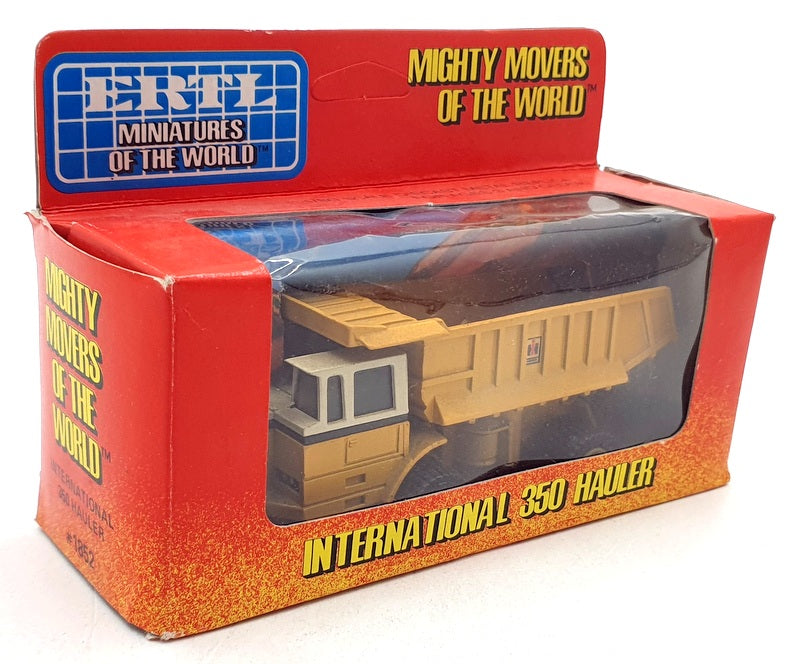 Ertl 1/80 Scale Diecast 1852 - International 350 Hauler - Yellow