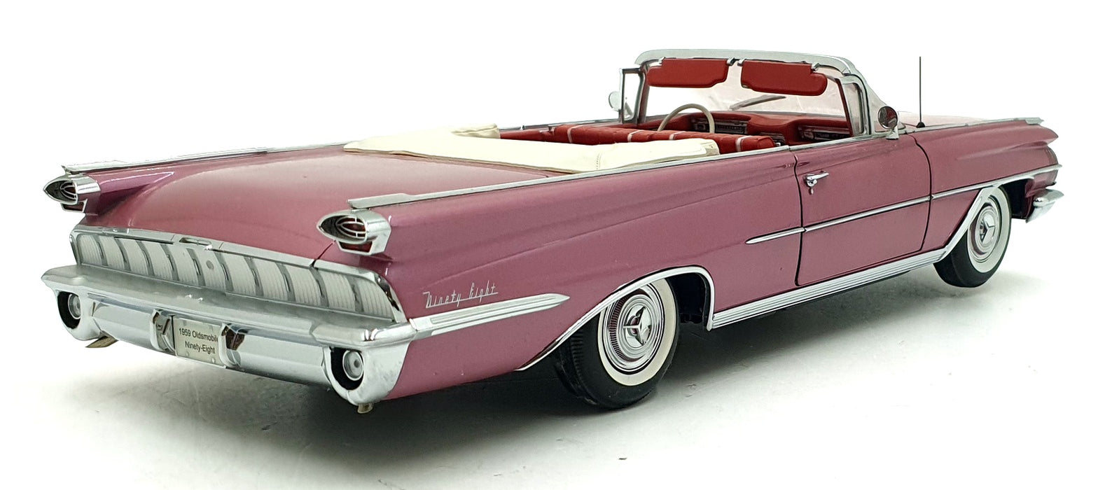 Sun Star 1/18 Scale 5236 - 1959 Oldsmobile "98" Open Convertible Burgundy Mist