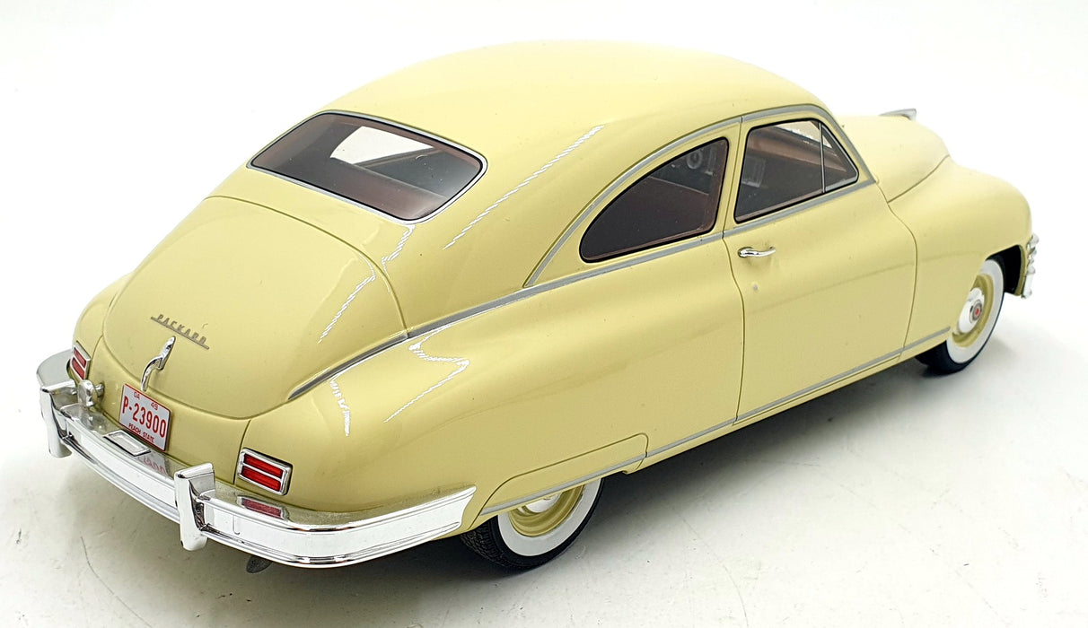 BOS Models 1/18 scale Resin BOS239 - Packard DeLuxe Club Sedan - Yellow